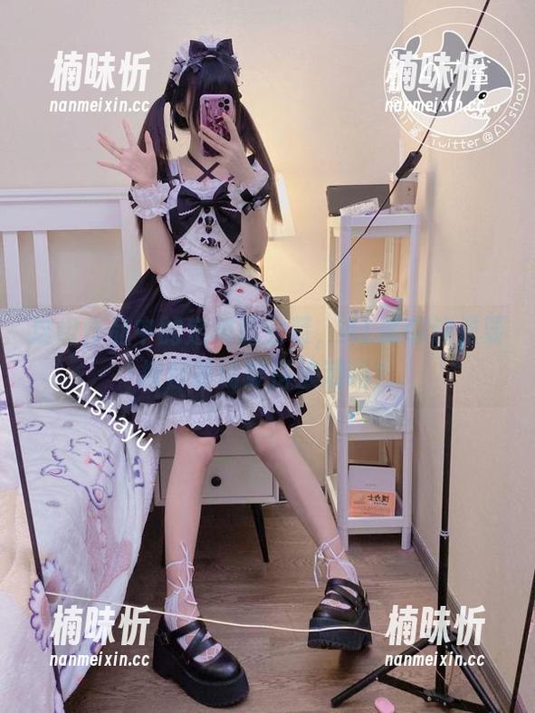 AT鲨 这组作品中的定制职业装,AT鲨你这是要掀起职场穿搭浪潮吗?