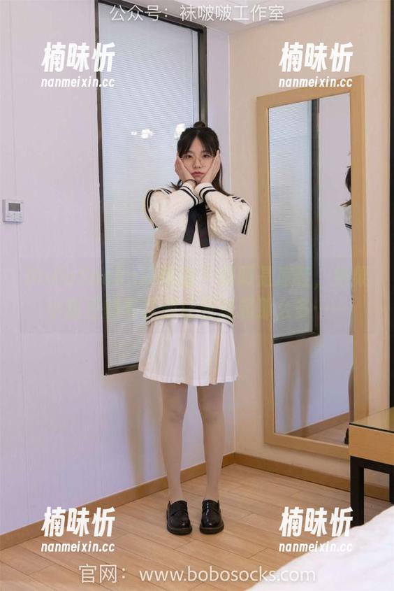 BoBoSocks袜啵啵-小甜豆 BoBoSocks袜啵啵 - 明明是凉鞋,结果小甜豆的写真却让我想起那么多……