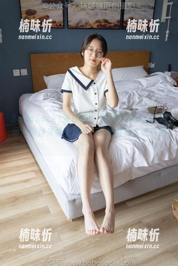 BoBoSocks袜啵啵-稚予 BoBoSocks袜啵啵 - 想知道稚予为何用吊带肉丝来吸引眼球?这组写真太让人意外了。