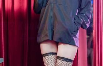 大胆定制？KuukoW在图片中玩的其实是另一套短裤哲学。