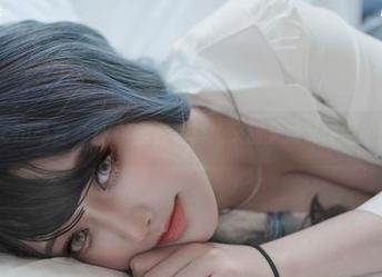 Machi马吉“JK”全套写真：又甜又咸又懵懂的时刻