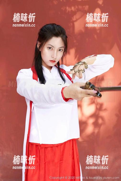 MiiTao蜜桃社-小魔女lily MiiTao蜜桃社 - 小魔女lily的高清黑白写真,照亮你的老眼昏花