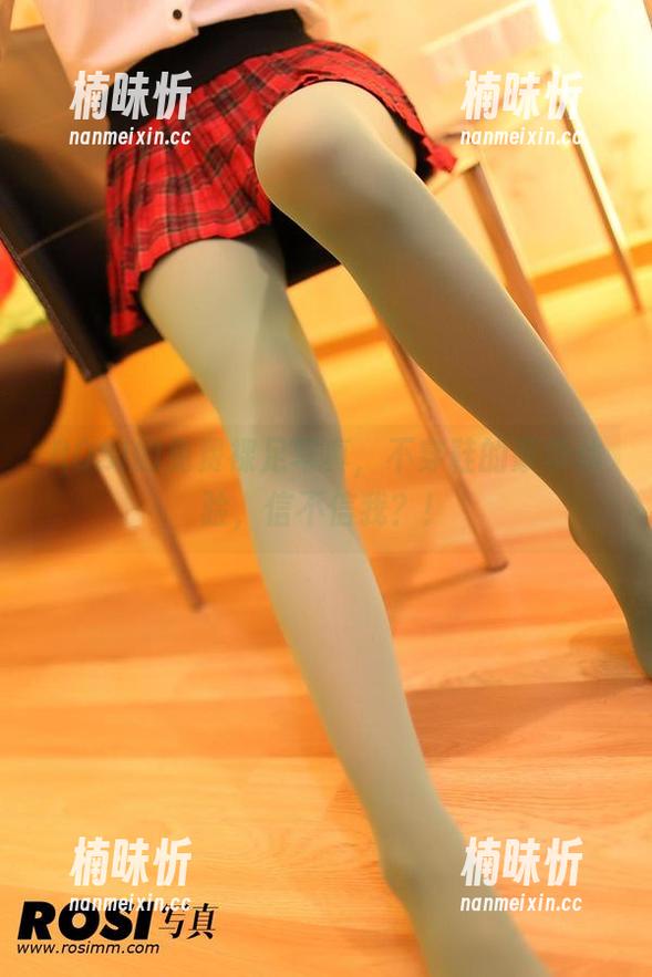 ROSI写真 ROSI的免费裸足写真,不穿鞋的豪华体验,信不信我?!