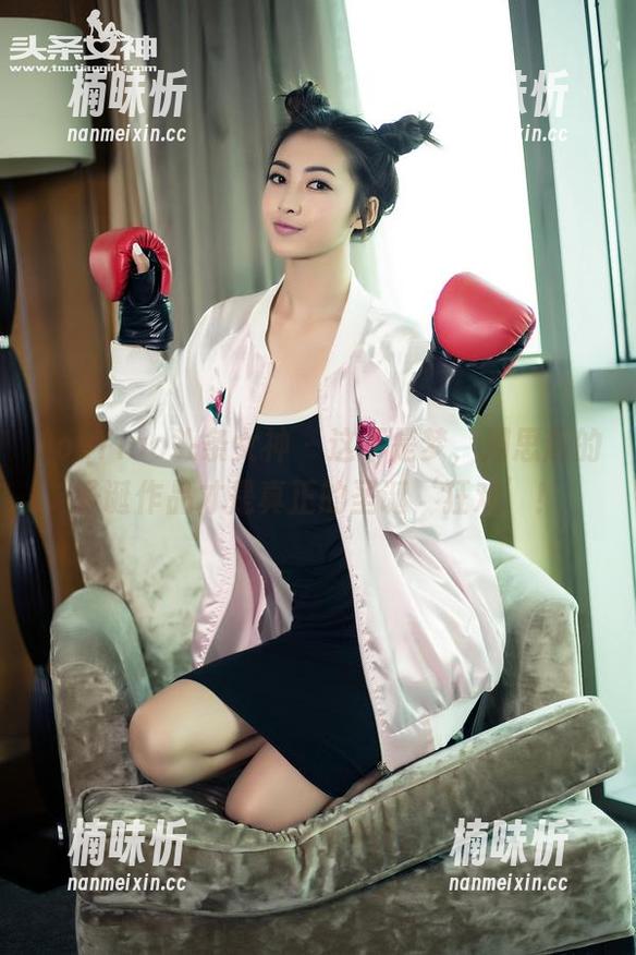 TouTiao头条女神-周思超 TouTiao头条女神 - 这不是梦,周思超的圣诞作品才是真正的圣诞‘狂欢’!