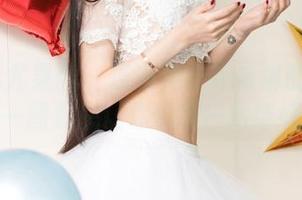 UGirls尤果网 – 连衣裙与乔依琳的神奇默契：这一图集想让你偷得一两缕好心情？