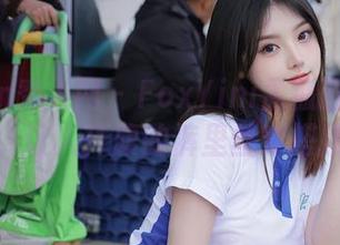 Xiuren秀人网 – FoxYini孟狐狸的图包来啦，让人捧腹的裤里丝穿搭挑战！