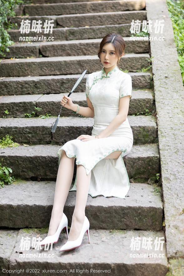 Xiuren秀人网-刘婷婷 Xiuren秀人网 - 看刘婷婷全套牛仔裤:我说,她根本不怕摔跤,只有你怕看不到!