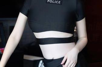 Xiuren秀人网 – 孟狐狸FoxYini的私房油亮记：光泽感十足，真是让人咋舌！