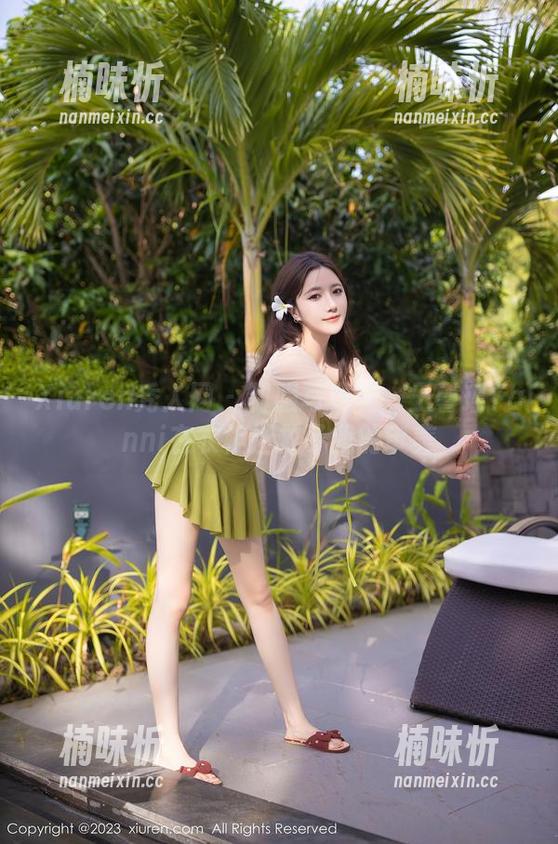 Xiuren秀人网 - 制服写真——王馨瑶Yanni在衣柜拯救了我的审美