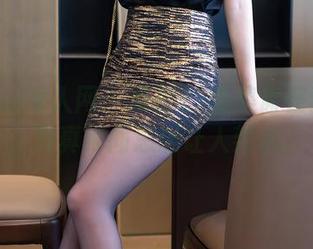 Xiuren秀人网 – 草莓zz全集窝在豹纹里，写真瞬间总能让人莞尔。