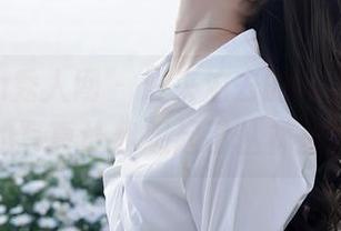 Xiuren秀人网 – 泊来泊去的豹纹，菲菲吃不胖的写真让我想起了丛林里的气息。