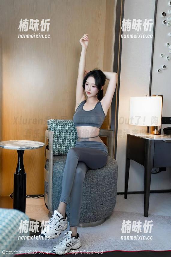 Xiuren秀人网 - 再不更新就Out了！陶喜乐_lele的旗袍丝袜合集请查收