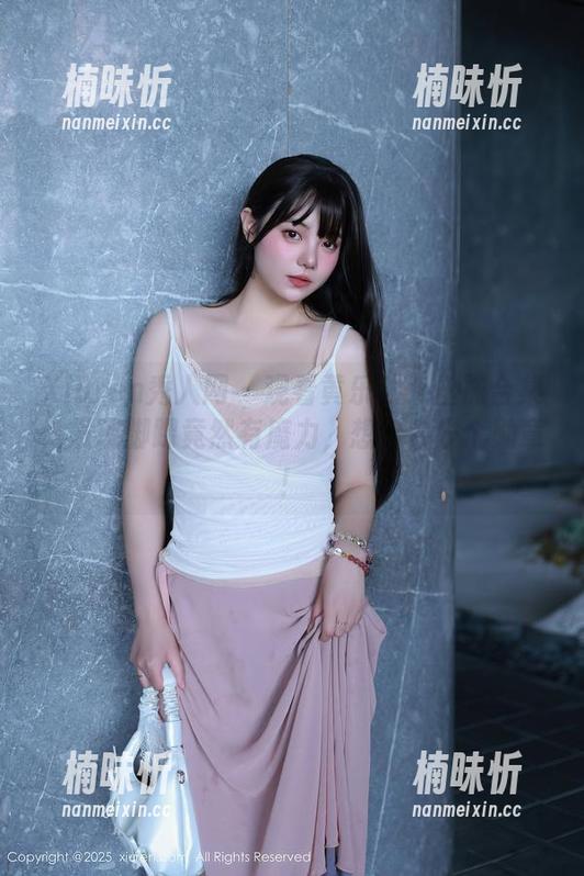 Xiuren秀人网-黄乐然 Xiuren秀人网 - 观看黄乐然:丝袜合集,发现脚踝竟然有魔力,想给它发个勋章!
