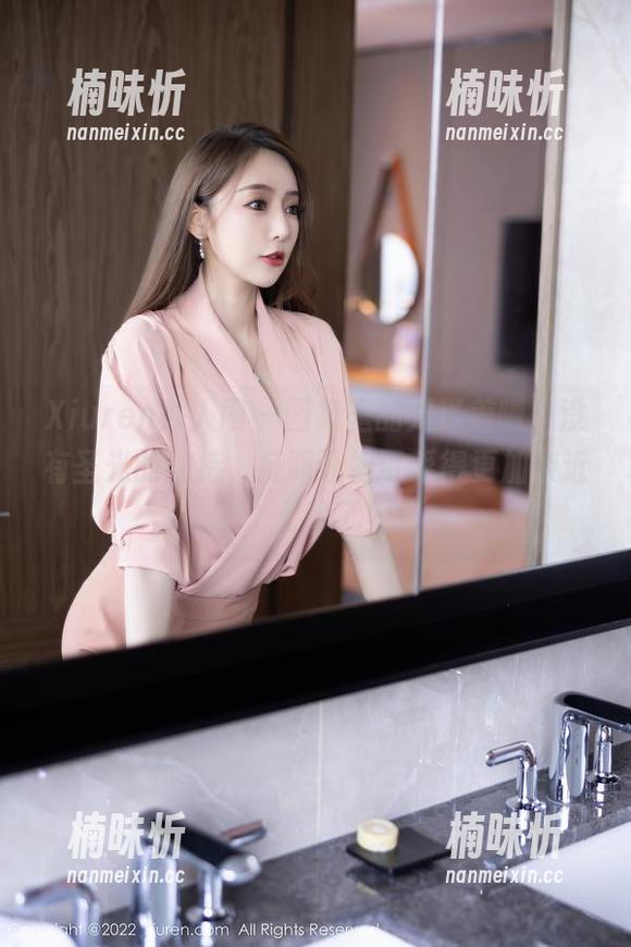 Xiuren秀人网-龙泽美曦 Xiuren秀人网 - 图集里的龙泽美曦,没有圣光的加持,反而让她可爱得更加亲近,太妙了!
