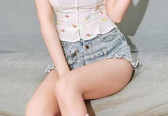 YouMi尤蜜荟 – 龙女宝宝的全套健身写真，谁还敢说她不努力？