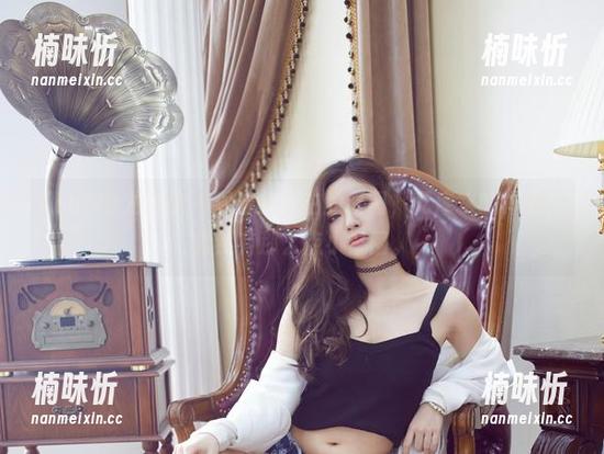 YouWu尤物馆 - 观看俞公主的原图，死库水的样子，竟然有那么点小氛围。