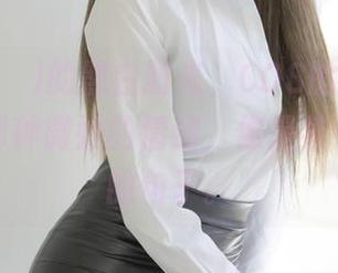 Yuka(유카)的黑白时光，COS的美图总能勾勒出那种微妙的情绪，像是某个未完成的句子。