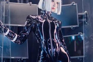 izumi泉桃子的苦修女全集，修得一手好妆，结果却是个小丑？
