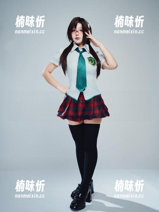 puypuychen短裙在线，快搬好小板凳坐好欣赏美图！