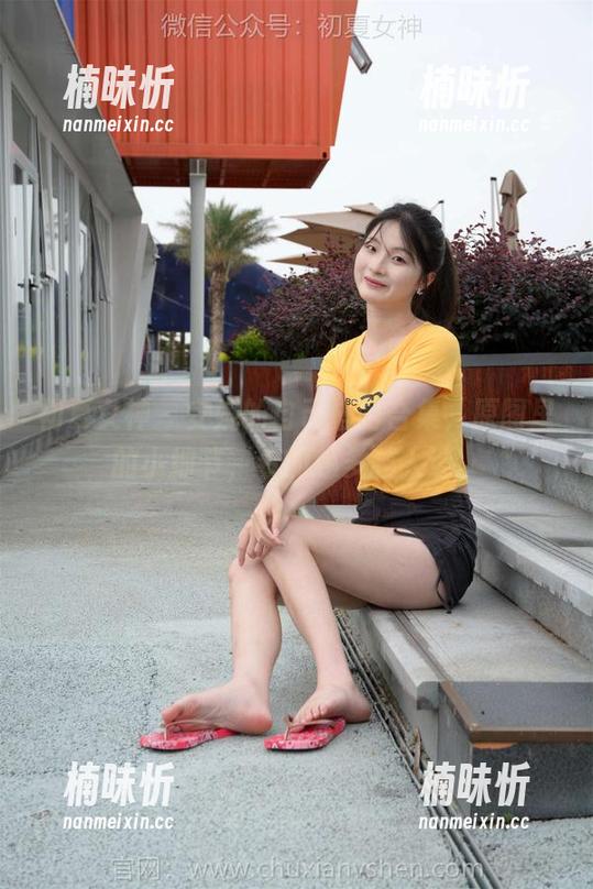 初夏女神-安妮 初夏女神 - 安妮的自己搭哈合集,原图里的小细节,看的越多越入迷。