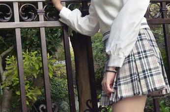 初夏女神 – 柒柒的内衣照片，免费享受一下被想象的爽快