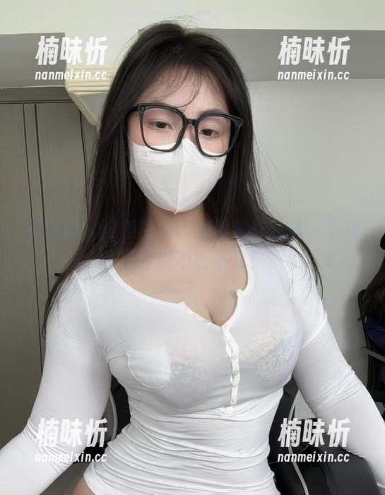 微密圈 - 可爱的肉巴的眼镜作品集，下载了你就不能不看！