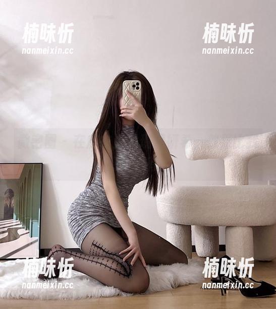 周妍希 微密圈 - 在皮衣里发现周妍希,效果比我想象的有趣