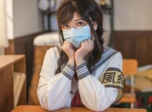 啊日日_Ganlory的小红帽与狼——原图里可能藏着的小尴尬与壁纸里的亲密