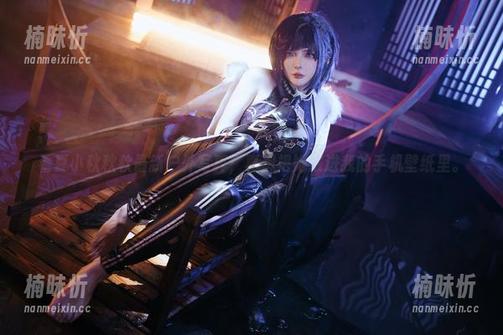 看夏小秋秋秋最新户外写真，真想把她放进我的手机壁纸里。