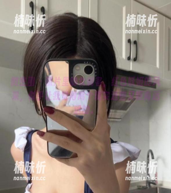 微密圈 - 照片里的女刺客，红色妖姬的风采，似乎让我觉得离个现实近些又距离远远的。