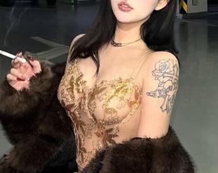 微密圈 – 看！小u优优子在修女图包里暗示的这个“忏悔”，我也是醉了！