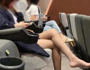 微密圈 – 小仙女ELaine的图包：意外穿越剧情，穿着花裙子在丛林里奔跑