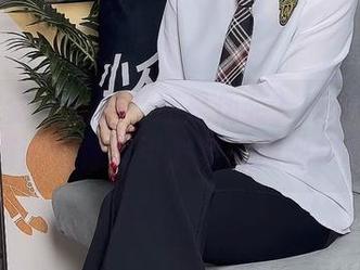 小众视觉 – 运动？还是伪装？珂老师的写真资源好像能引发我的灵魂拷问。