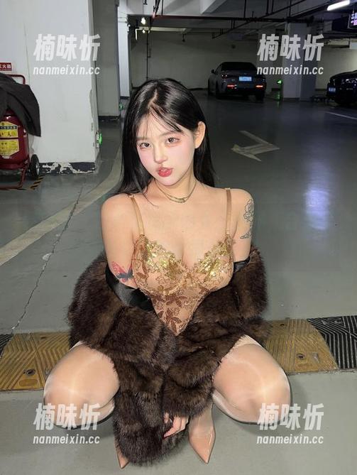 小优优子 微密圈 - 在小优优子的女王世界,合集里的每张都拿捏住你。