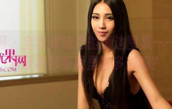 尤果网 – 全套谭晓彤的海边图集——你能想象细沙塞鞋里有多烦吗？