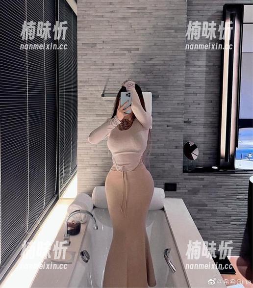 希希Gina 微密圈 - 希希Gina的美腿合集,左看右看就是这种小心思藏在里面。