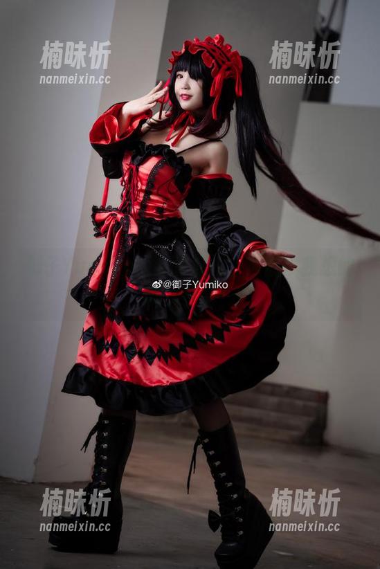 御子Yumiko 御子Yumiko的红裙私拍,原图没我想的那么红啊!