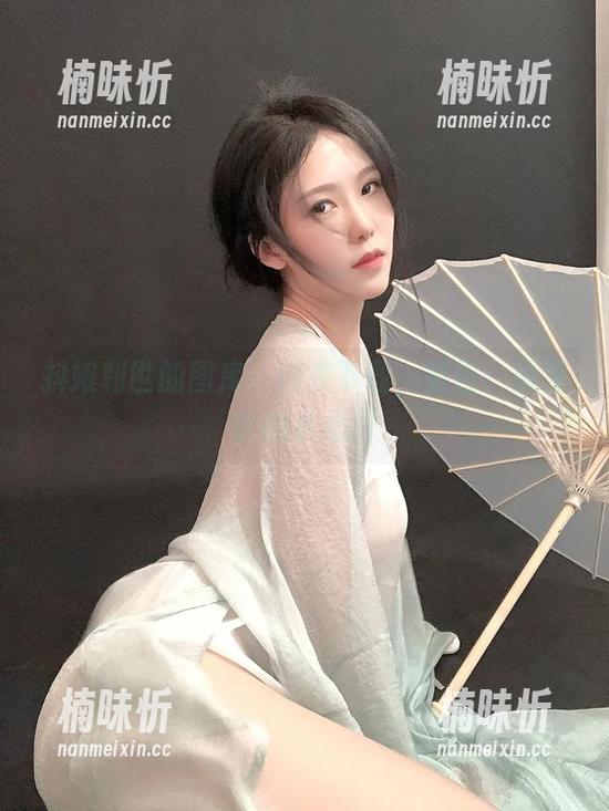 抖娘利世的图库：内衣下载，警告：屏幕前的小心肝