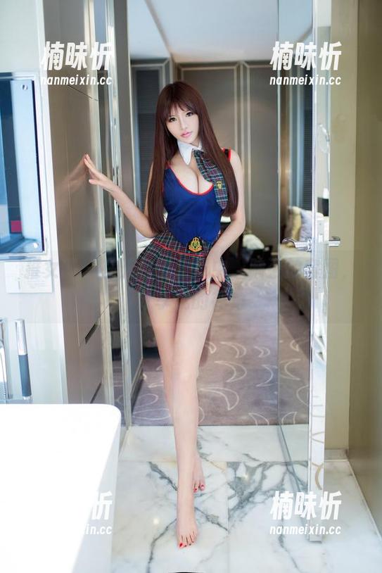 推女郎 - 在天台的暖风中，陆瓷的套图，分享我的视角