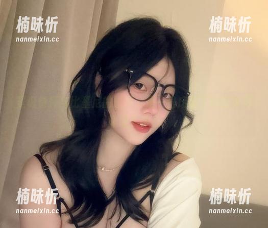 是一只废喵了 圣诞情怀与比基尼的碰撞,是一只废喵了的定制写真让人捧心