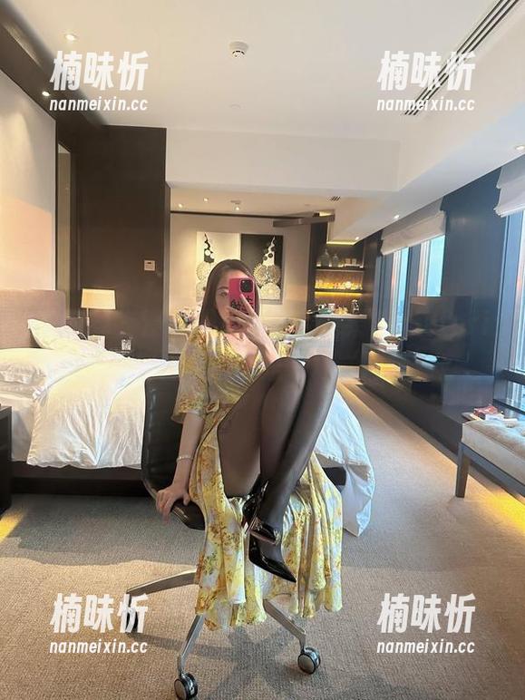 果儿Victoria 微密圈 - 繁星不止于天空,果儿Victoria的系列合集终究是一场‘闲聊’!