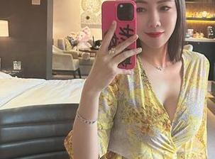 微密圈 – 女友图包最新特辑，果儿Victoria又一次勾引了什么不该想的想法？