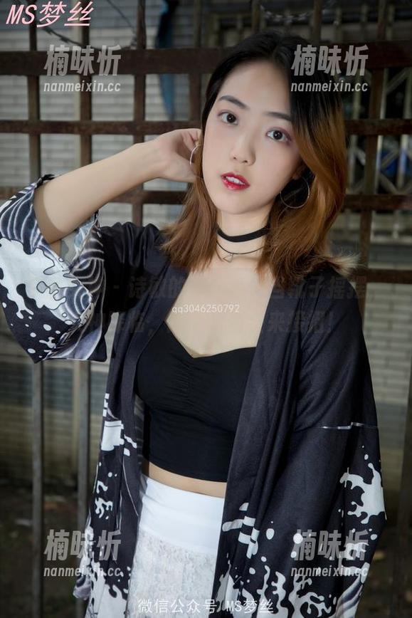 梦丝女神-诗敏 梦丝女神 - 诗敏的资源库:当靴子摇摆,女神降临,高清画面快来接招!