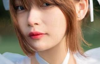 梨瑾瑾的女仆套图，谁能拒绝这种“劳工”形式的美？