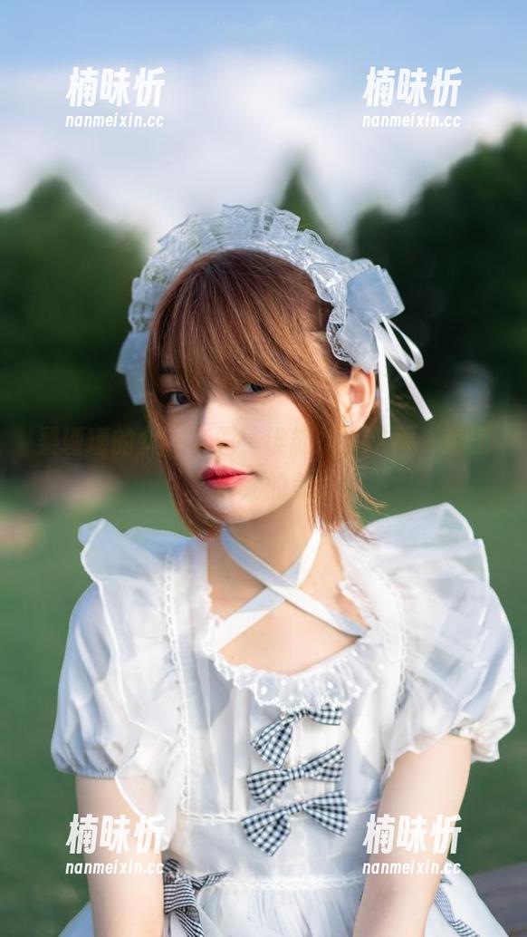 梨瑾瑾 梨瑾瑾的女仆套图,谁能拒绝这种“劳工”形式的美?
