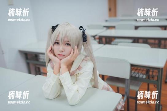 白金Saki 白金Saki的新尝试——照片里那些半透明水手服的微妙光影