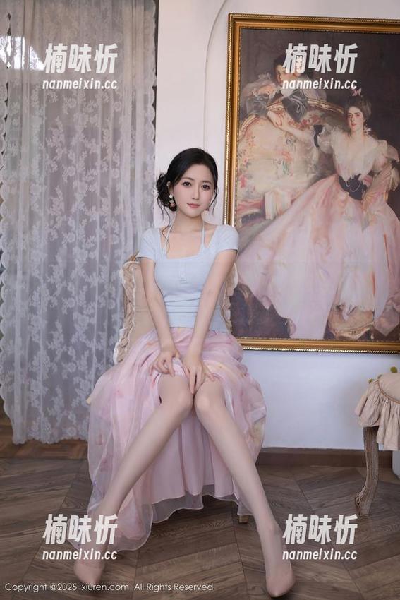 秀人网-乔伊joy 秀人网 - 原图清晰,乔伊joy旁边的妹妹貌似在讨论什么不得了的事