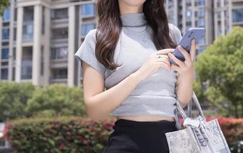 秀人网 – 看周媛媛穿皮衣，有种会让你想问出‘这衣服在哪里买’的资源！