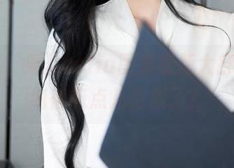 秀人网 – 果儿celia图库最新大打眼，清纯得有点儿犯规了？