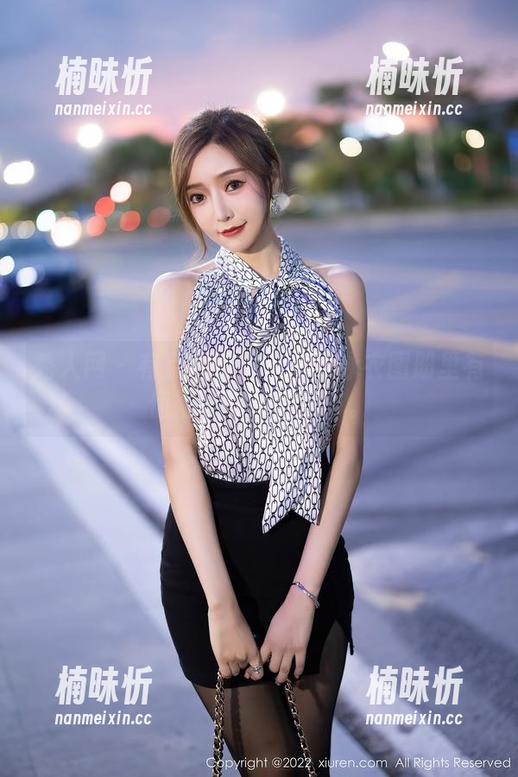 秀人网-软情 秀人网 - 有点儿肤浅?软情泳衣图册里有值得细琢磨的细节。